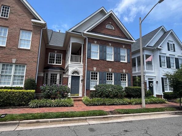 407 S Henry Street, Alexandria VA 22314