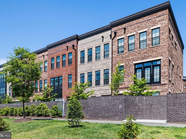 7382 Magarity Road, Mclean VA 22102