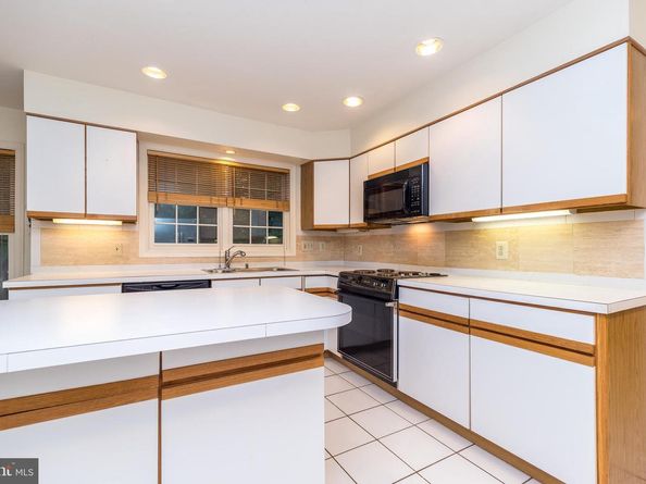 10 Shalimar Lane, Maple Glen PA 19002