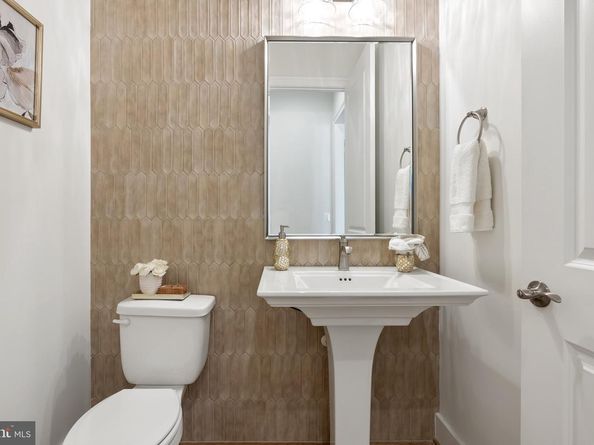 1805 Mcguire Court, Vienna VA 22182