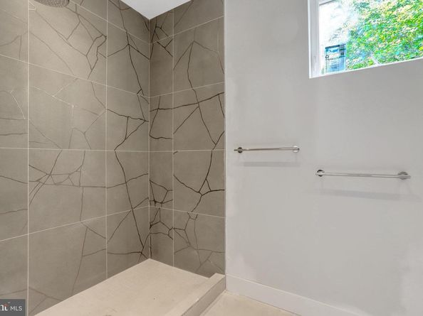 7435 Nigh Road, Falls Church VA 22043