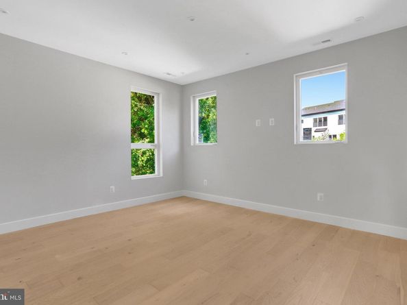 7435 Nigh Road, Falls Church VA 22043