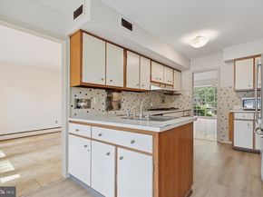 806 Hilton Lane, Elkins Park PA 19027