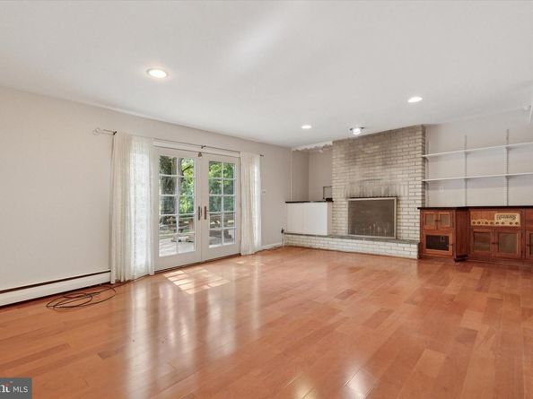 806 Hilton Lane, Elkins Park PA 19027