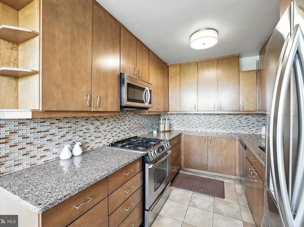 3001 Veazey Terrace NW 1102, Washington DC 20008