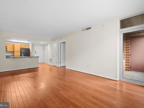 350 G Street SW N614, Washington DC 20024