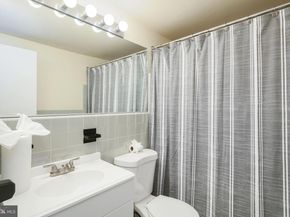 2101 Chestnut Street 1024, Philadelphia PA 19103