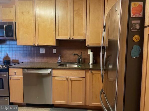 203 Yoakum Parkway 1512, Alexandria VA 22304