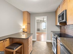 203 Yoakum Parkway 1512, Alexandria VA 22304