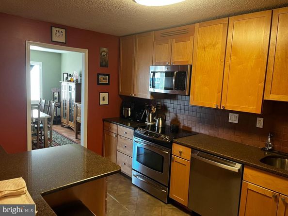 203 Yoakum Parkway 1512, Alexandria VA 22304