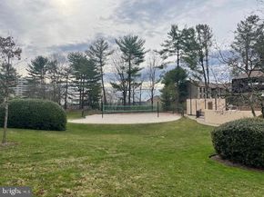 203 Yoakum Parkway 1512, Alexandria VA 22304