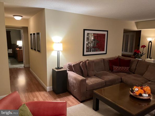 203 Yoakum Parkway 1512, Alexandria VA 22304