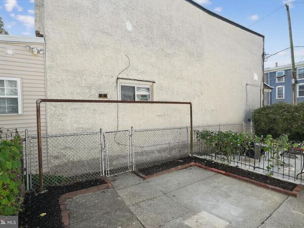 133 Hermit Street, Philadelphia PA 19127