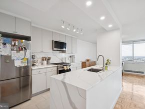 604 S Washington Square 2517, Philadelphia PA 19106