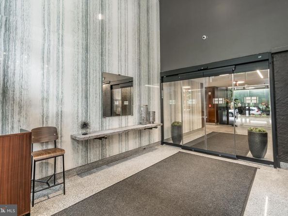 604 S Washington Square 2517, Philadelphia PA 19106