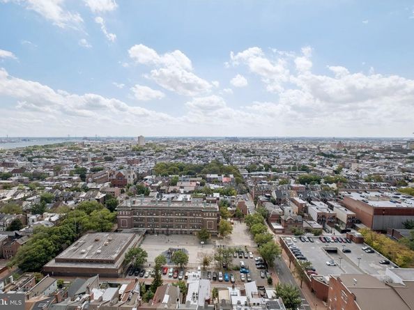 604 S Washington Square 2517, Philadelphia PA 19106