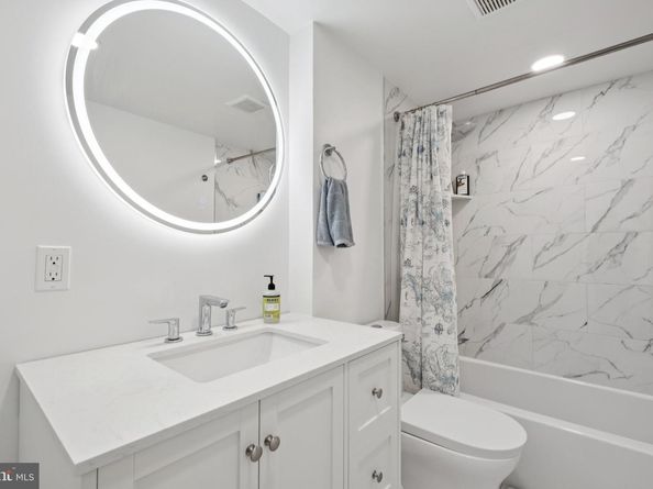 604 S Washington Square 2517, Philadelphia PA 19106