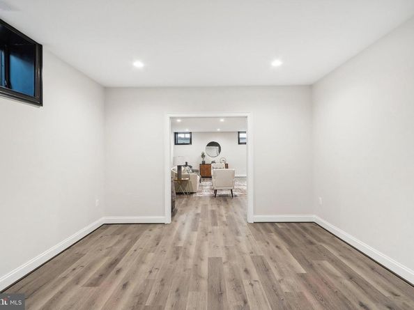 105 Tapawingo Road SW, Vienna VA 22180
