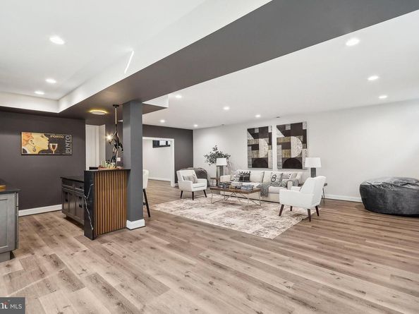 105 Tapawingo Road SW, Vienna VA 22180