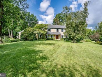 2390 Pineview Drive