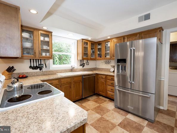 2390 Pineview Drive, Malvern PA 19355