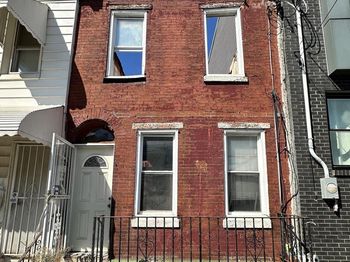 2409 W Seybert Street