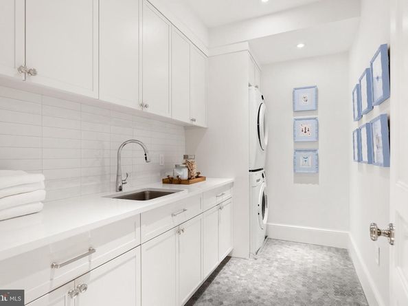 1524 33rd Street NW, Washington DC 20007