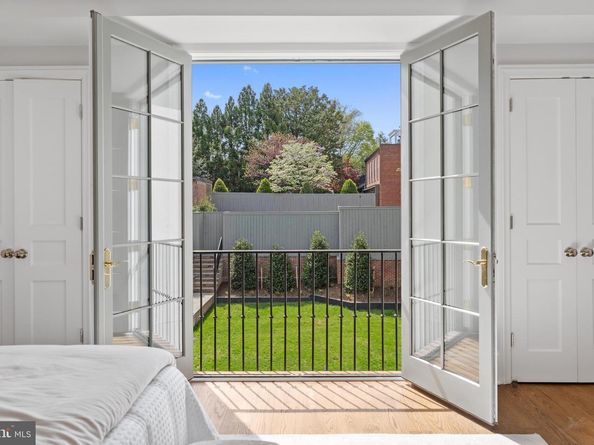 1524 33rd Street NW, Washington DC 20007