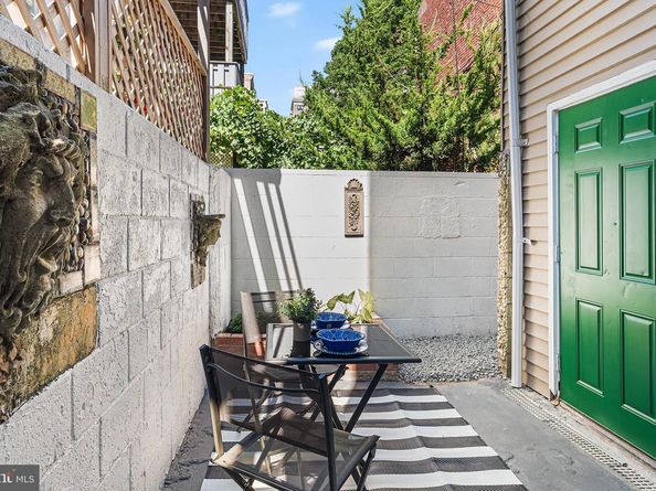 1537 Lombard Street, Philadelphia PA 19146