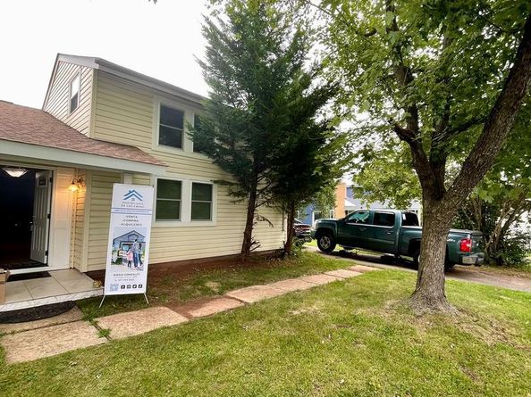 111 Park Hill Lane, Sterling VA 20164