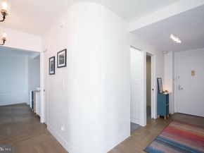 220 Locust Street 2D, Philadelphia PA 19106