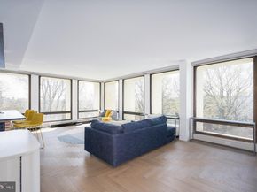 220 Locust Street 2D, Philadelphia PA 19106
