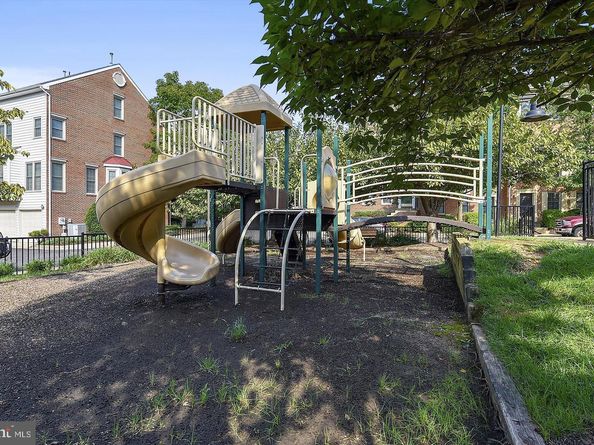 4681 Lawton Way 103, Alexandria VA 22311