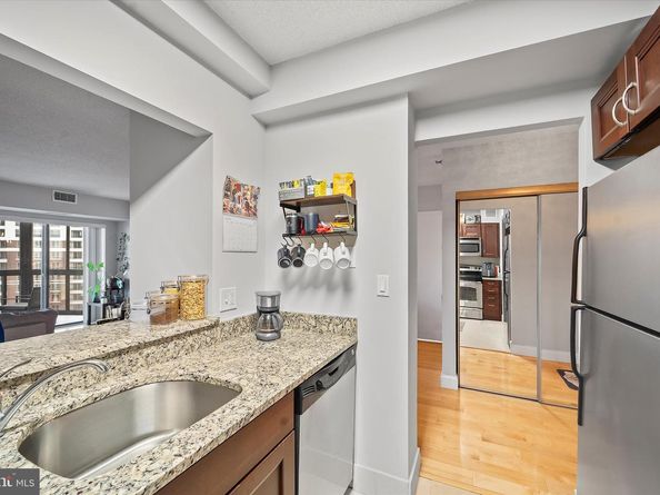 900 N Stafford Street 2016, Arlington VA 22203