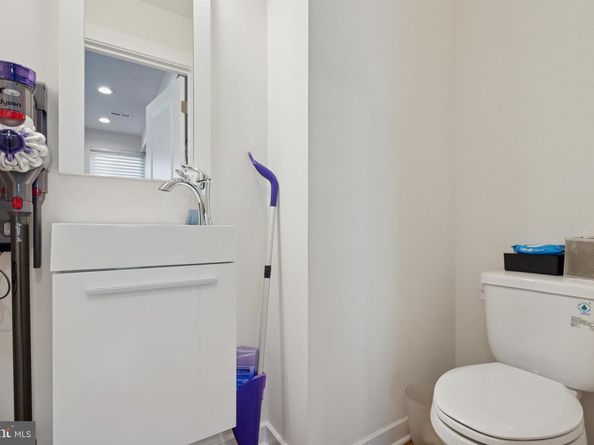 2128 Kensington Walk, Philadelphia PA 19125