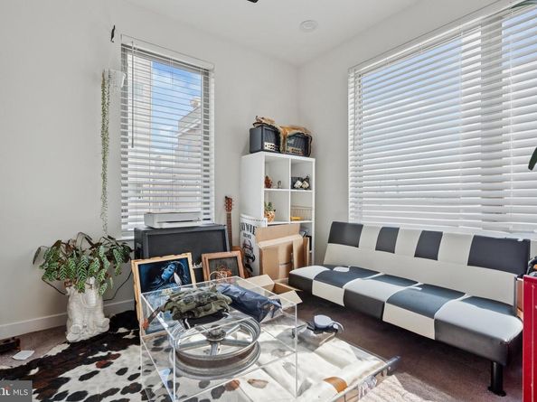 2128 Kensington Walk, Philadelphia PA 19125