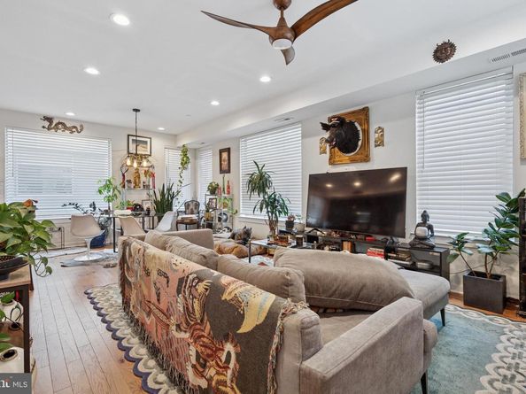 2128 Kensington Walk, Philadelphia PA 19125