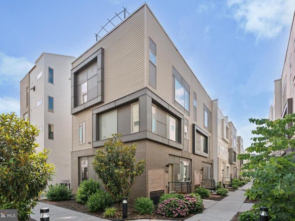 2128 Kensington Walk, Philadelphia PA 19125