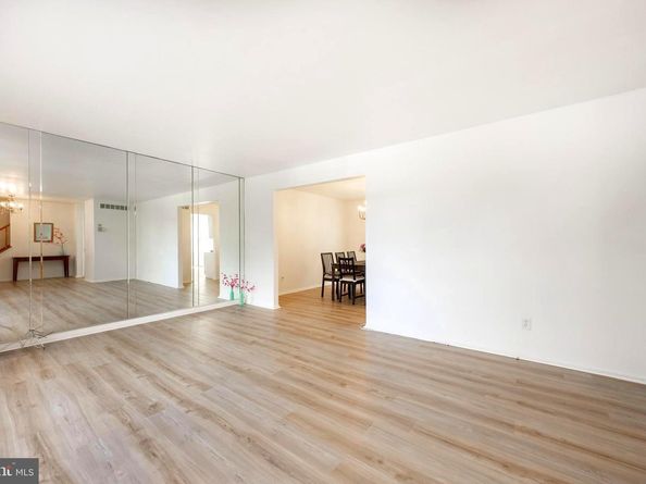 221 Winchester Drive, Horsham PA 19044
