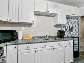 2633 S Iseminger Street, Philadelphia PA 19148