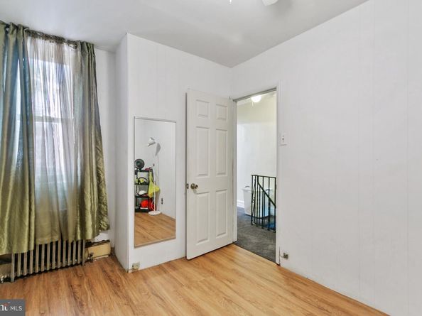 2633 S Iseminger Street, Philadelphia PA 19148