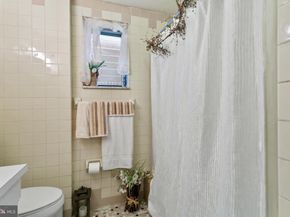 2633 S Iseminger Street, Philadelphia PA 19148