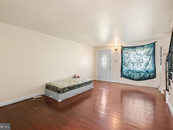 14 Winthrop Road, Darby PA 19023