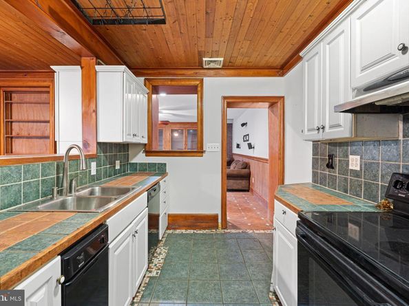 517 Conarroe Street, Philadelphia PA 19128