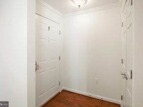 4193 S Four Mile Run Drive 202, Arlington VA 22204