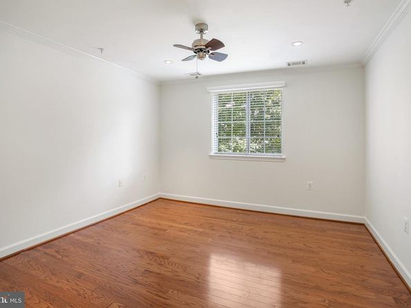 4193 S Four Mile Run Drive 202, Arlington VA 22204