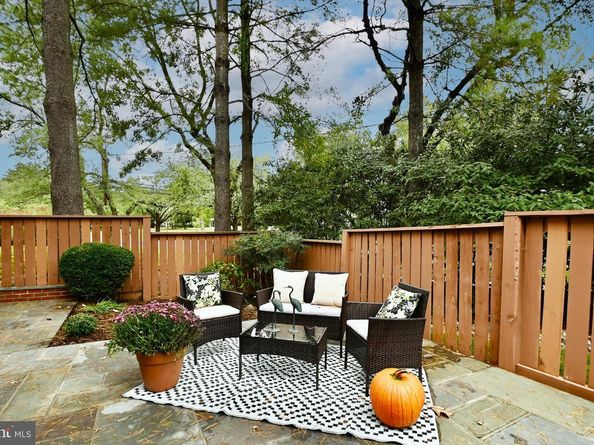 7443 Crestberry Lane, Bethesda MD 20817