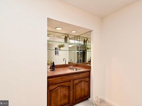 7443 Crestberry Lane, Bethesda MD 20817