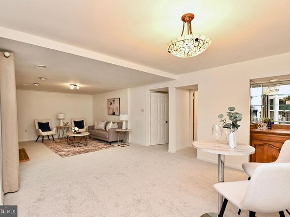 7443 Crestberry Lane, Bethesda MD 20817