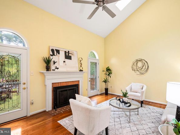 7443 Crestberry Lane, Bethesda MD 20817